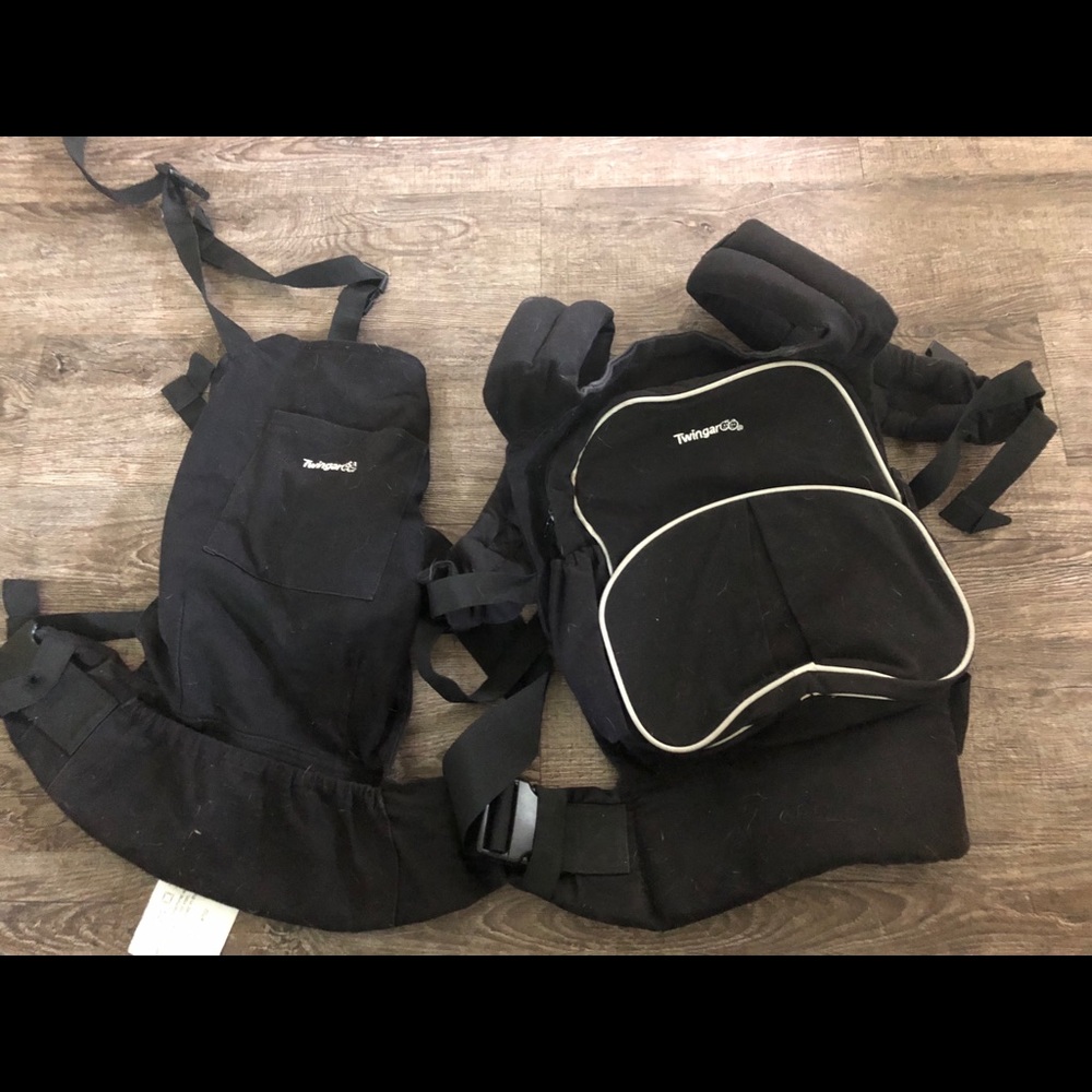 Twingaroo twin baby carrier/diaper bag